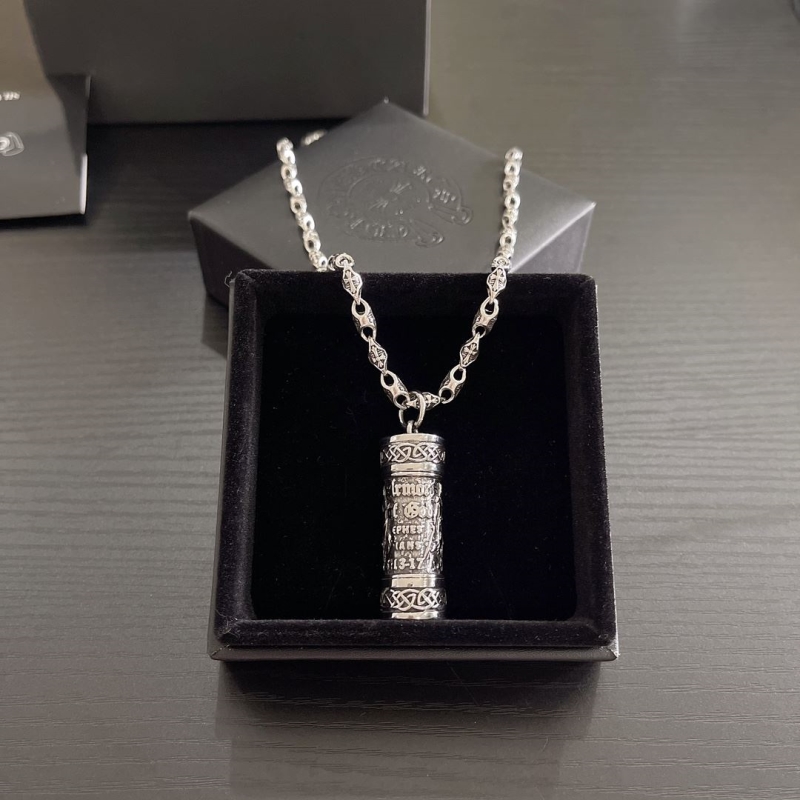 Ch**me He**ts necklaces
